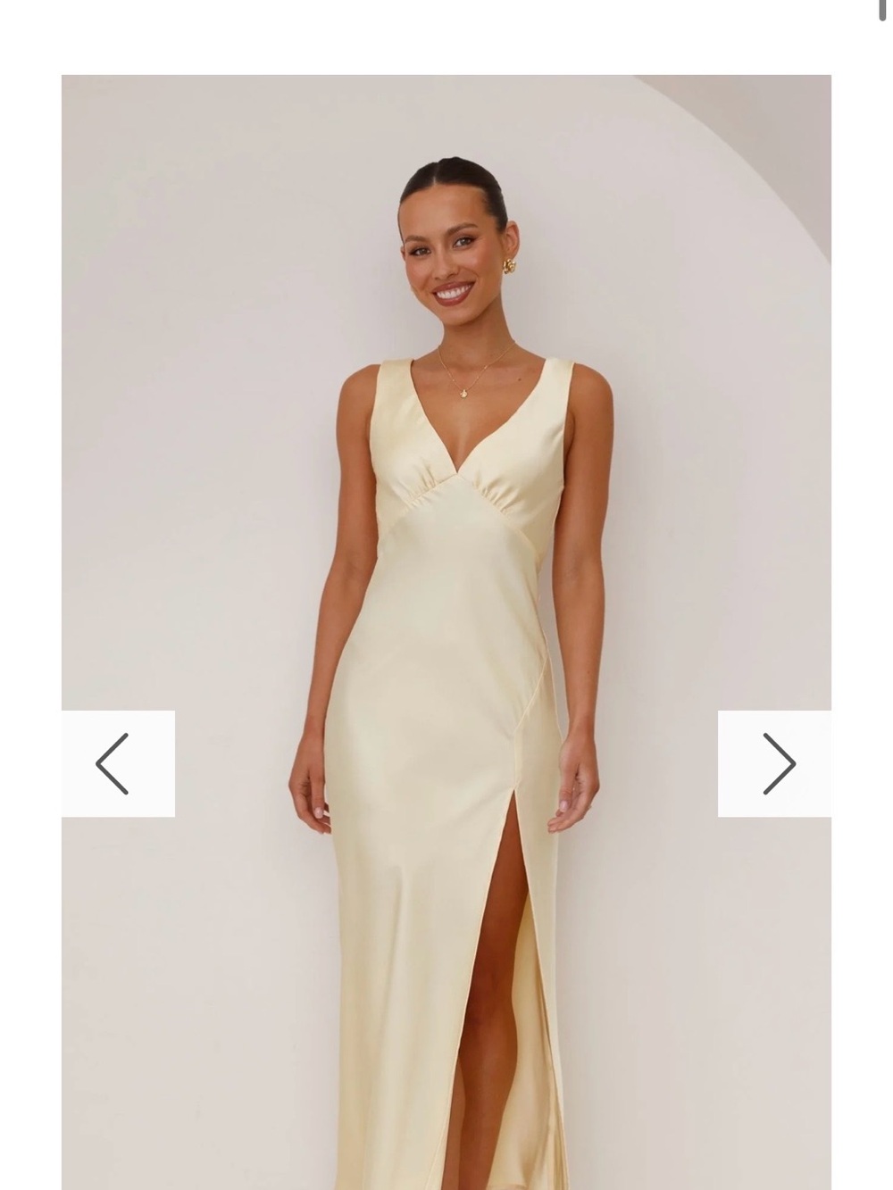 Elegant Butter Yellow V-Neck Satin Bridesmaid  Dress with Front Slit